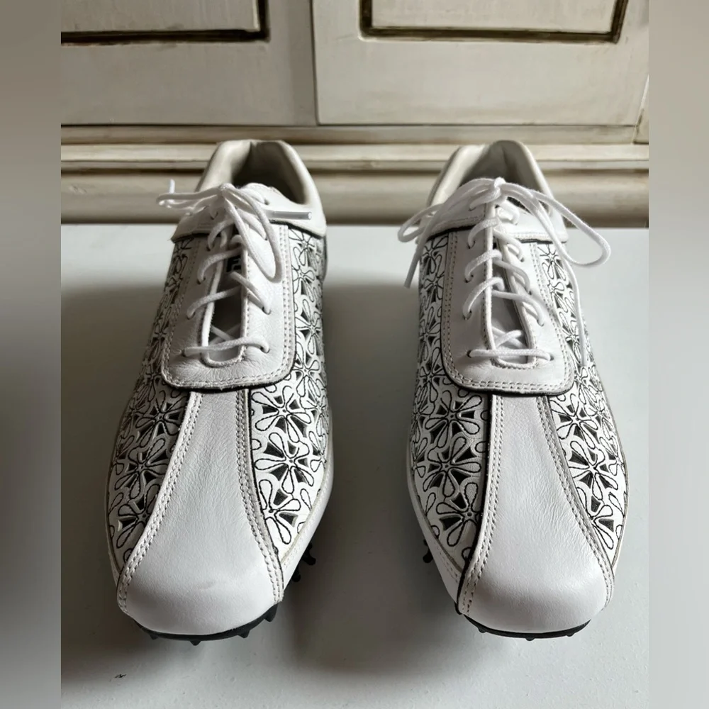 Women’s FootJoy LoPro Golf Shoes White Black Leather Daisy Floral 97060 8.5